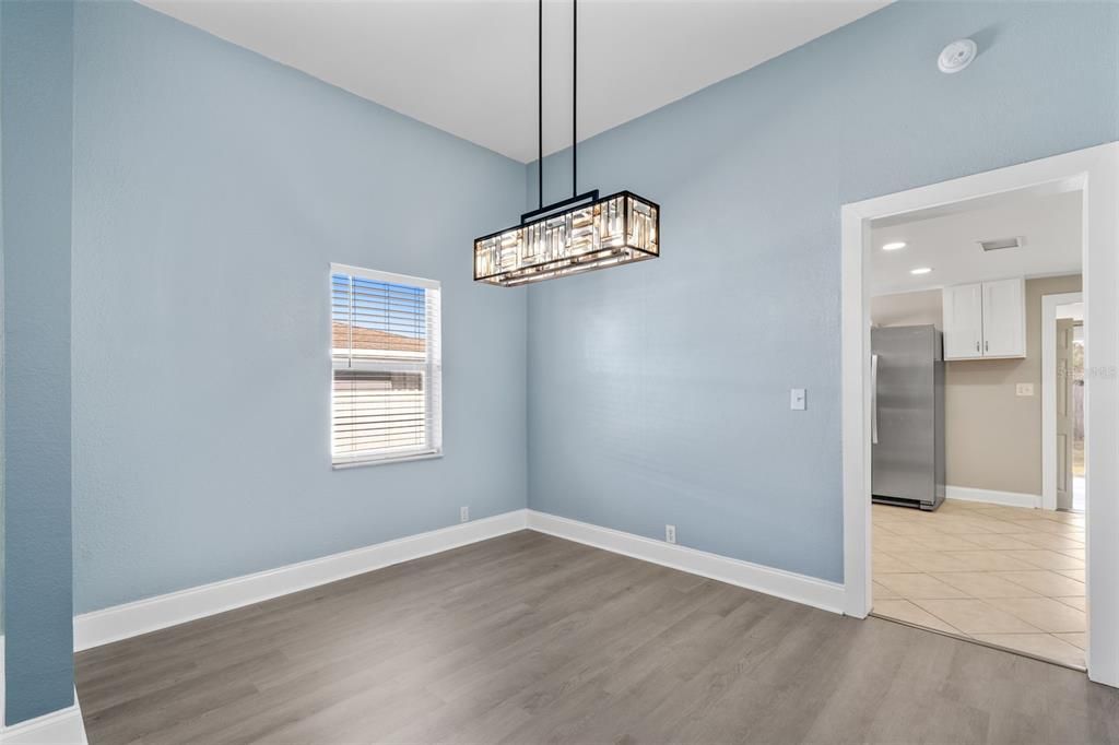 For Sale: $299,900 (3 beds, 2 baths, 1296 Square Feet)