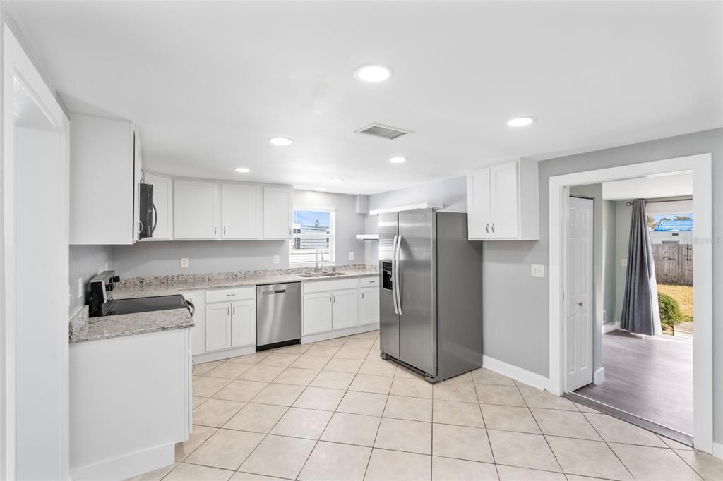 For Sale: $299,900 (3 beds, 2 baths, 1296 Square Feet)