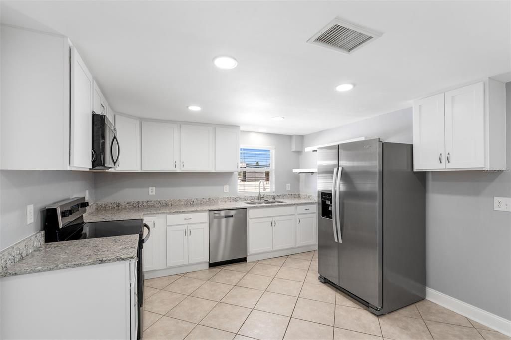For Sale: $299,900 (3 beds, 2 baths, 1296 Square Feet)