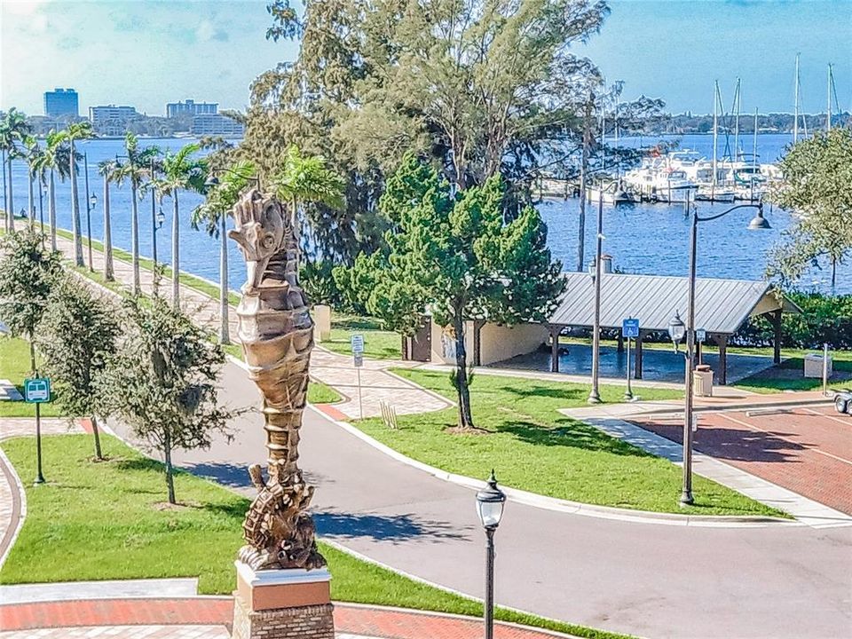 For Sale: $299,900 (3 beds, 2 baths, 1296 Square Feet)