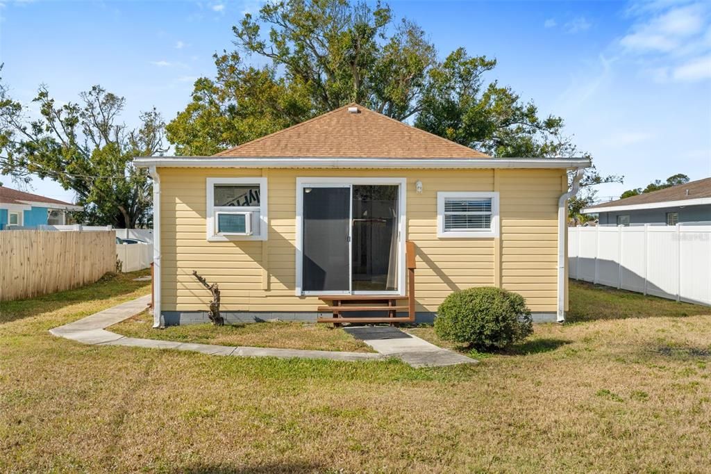 For Sale: $299,900 (3 beds, 2 baths, 1296 Square Feet)