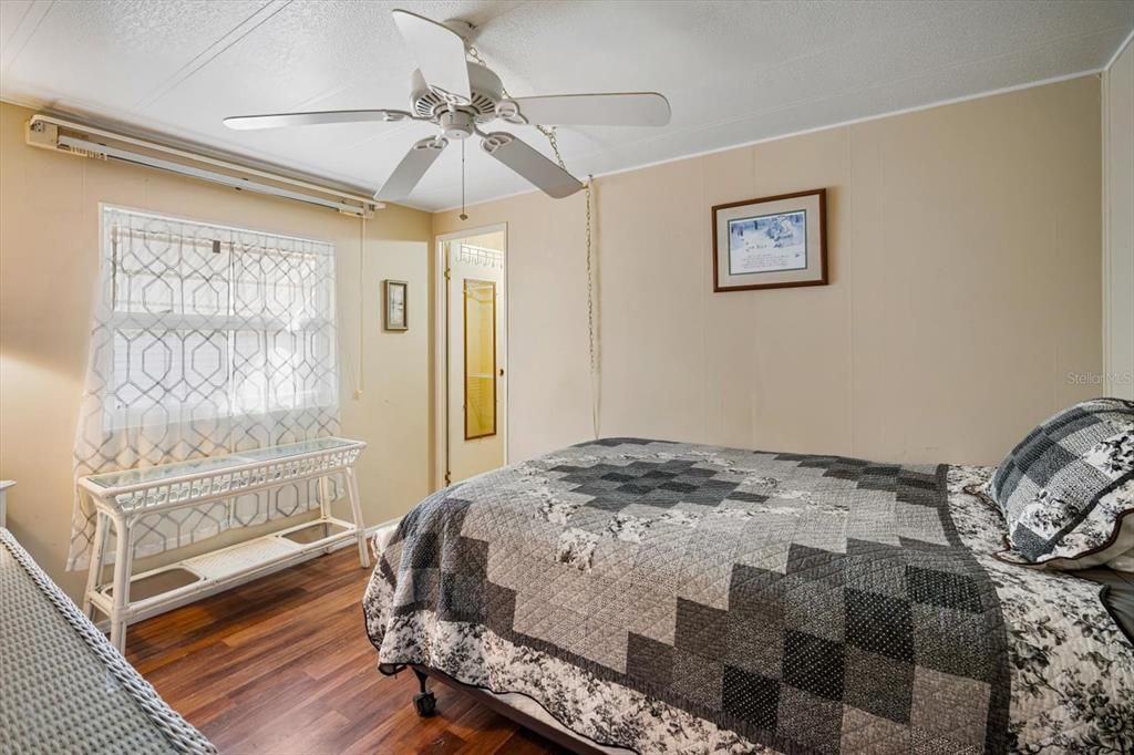 待售: $149,500 (2 贝兹, 2 浴室, 960 平方英尺)