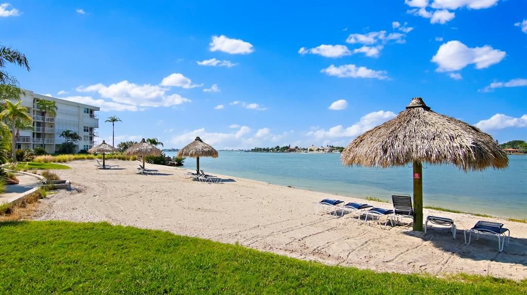 待售: $649,900 (2 贝兹, 2 浴室, 1160 平方英尺)