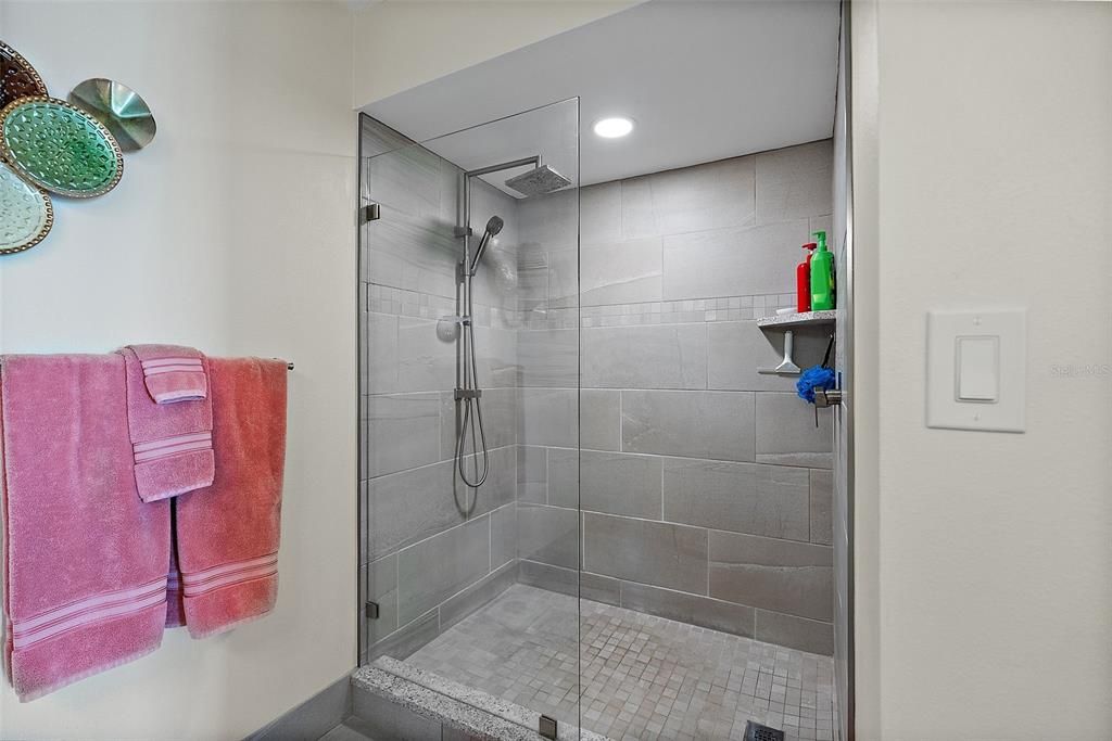 待售: $649,900 (2 贝兹, 2 浴室, 1160 平方英尺)