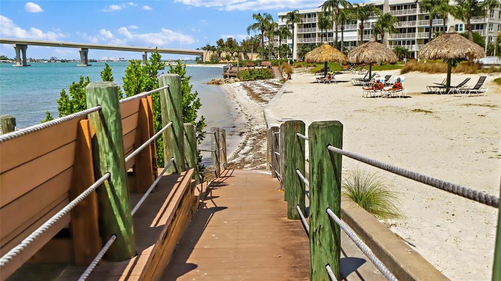 待售: $649,900 (2 贝兹, 2 浴室, 1160 平方英尺)