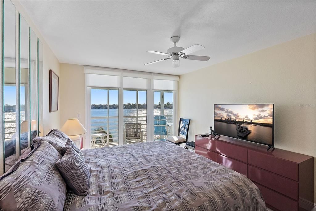 待售: $649,900 (2 贝兹, 2 浴室, 1160 平方英尺)