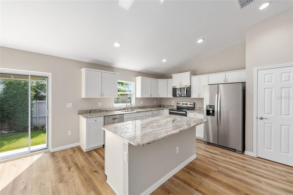 En Venta: $244,900 (3 camas, 2 baños, 1399 Pies cuadrados)