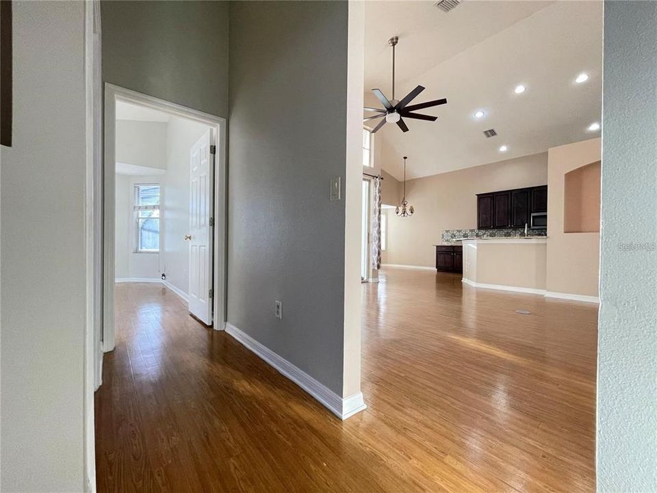 En Renta: $2,850 (4 camas, 2 baños, 2051 Pies cuadrados)