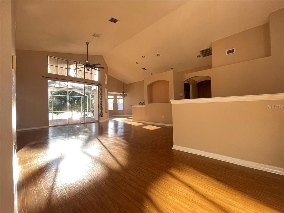 En Renta: $2,850 (4 camas, 2 baños, 2051 Pies cuadrados)