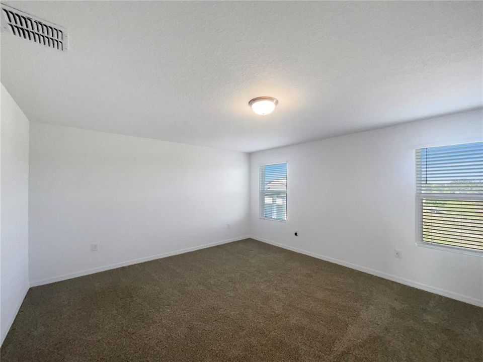 For Sale: $365,000 (4 beds, 3 baths, 2631 Square Feet)