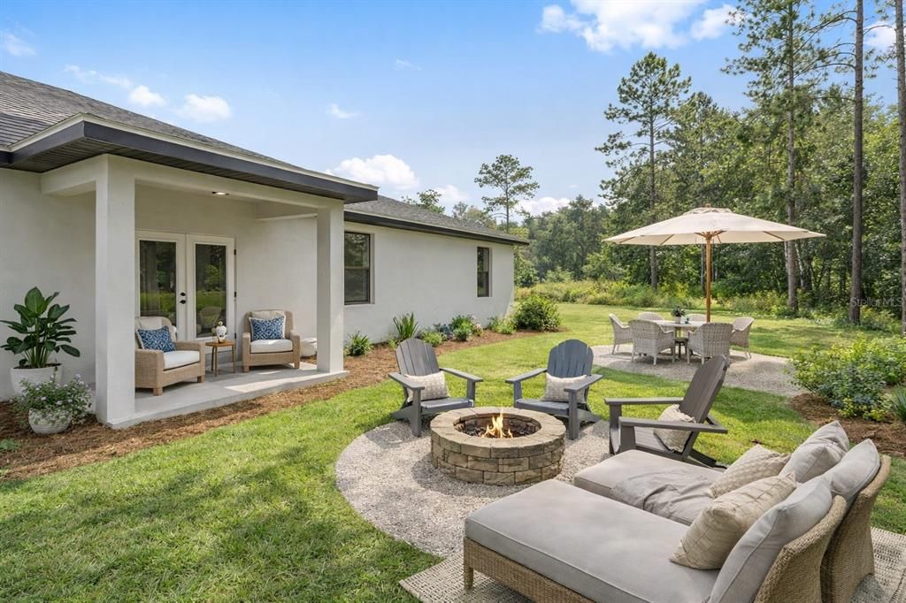 En Venta: $320,000 (4 camas, 2 baños, 1571 Pies cuadrados)