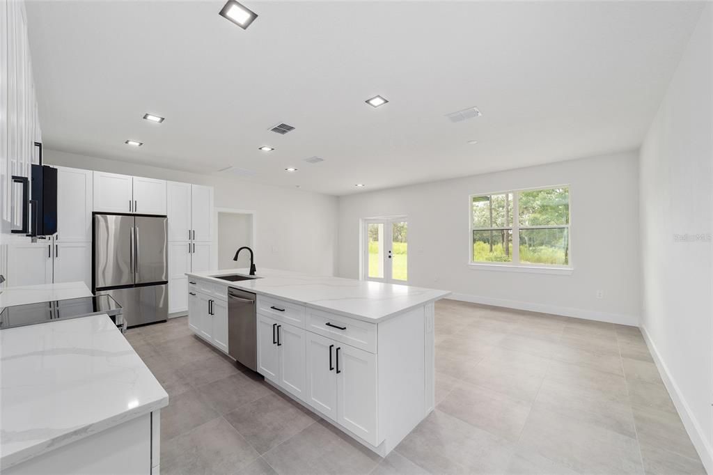 En Venta: $320,000 (4 camas, 2 baños, 1571 Pies cuadrados)