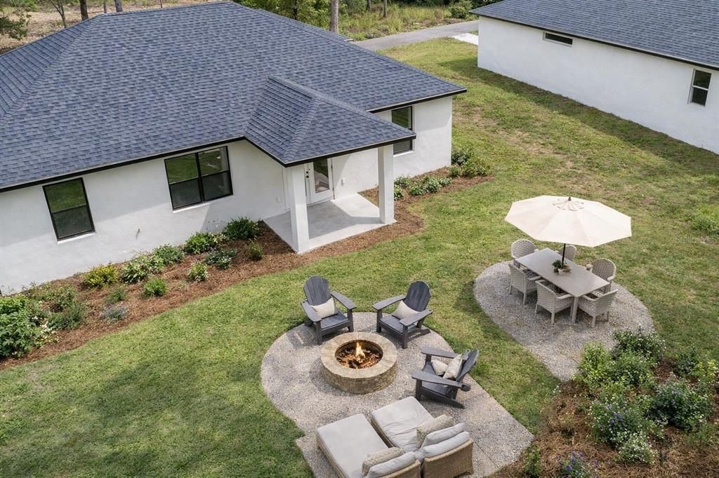 En Venta: $320,000 (4 camas, 2 baños, 1571 Pies cuadrados)