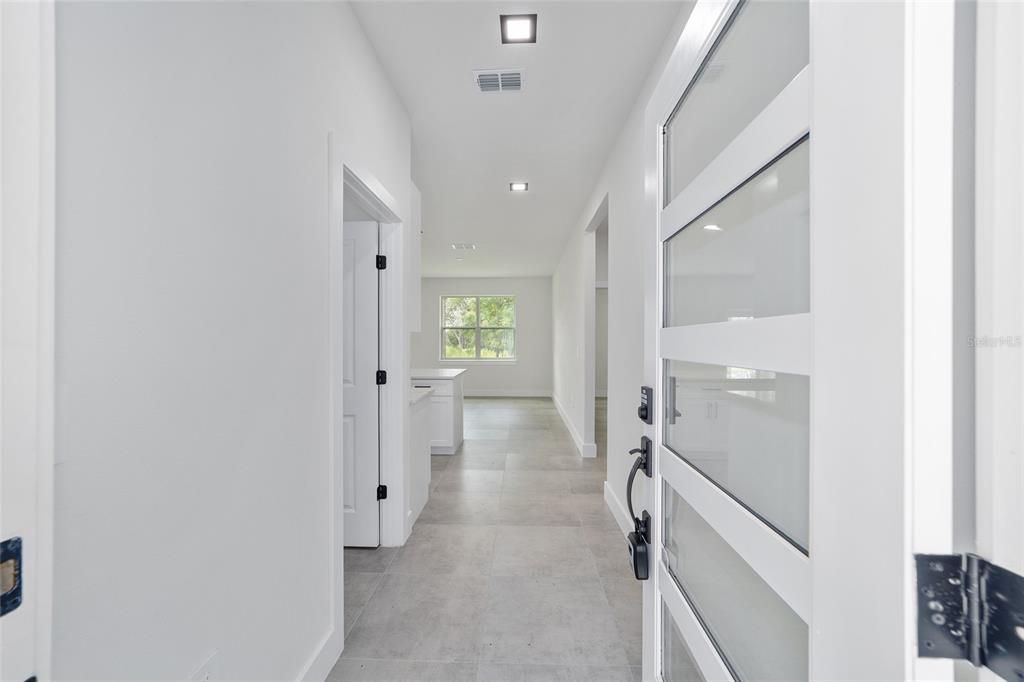 En Venta: $320,000 (4 camas, 2 baños, 1571 Pies cuadrados)