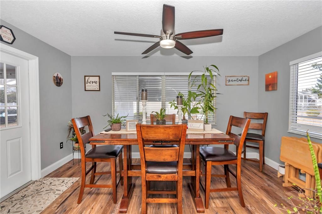 For Rent: $2,300 (2 beds, 2 baths, 1296 Square Feet)