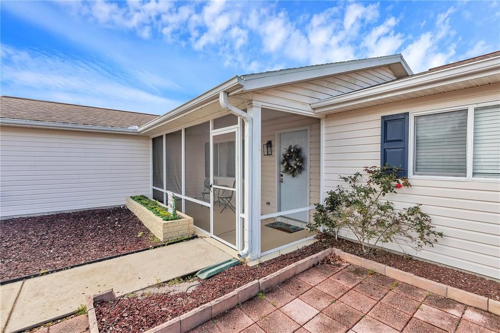 For Rent: $2,300 (2 beds, 2 baths, 1296 Square Feet)