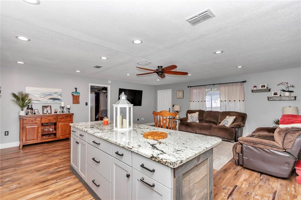 For Rent: $2,300 (2 beds, 2 baths, 1296 Square Feet)