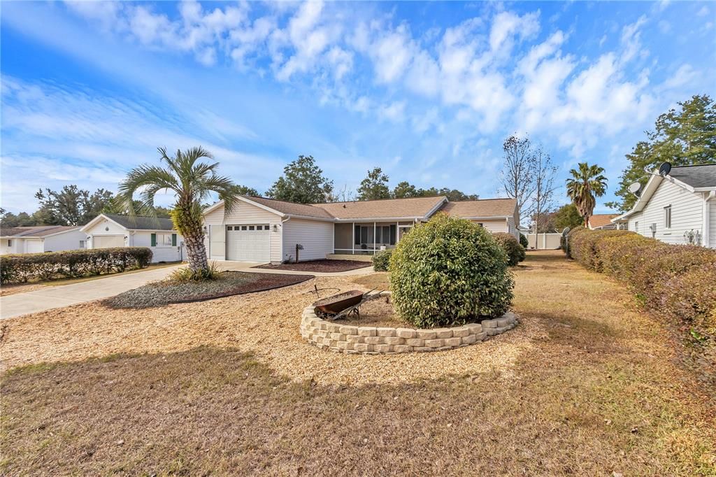 For Rent: $2,300 (2 beds, 2 baths, 1296 Square Feet)