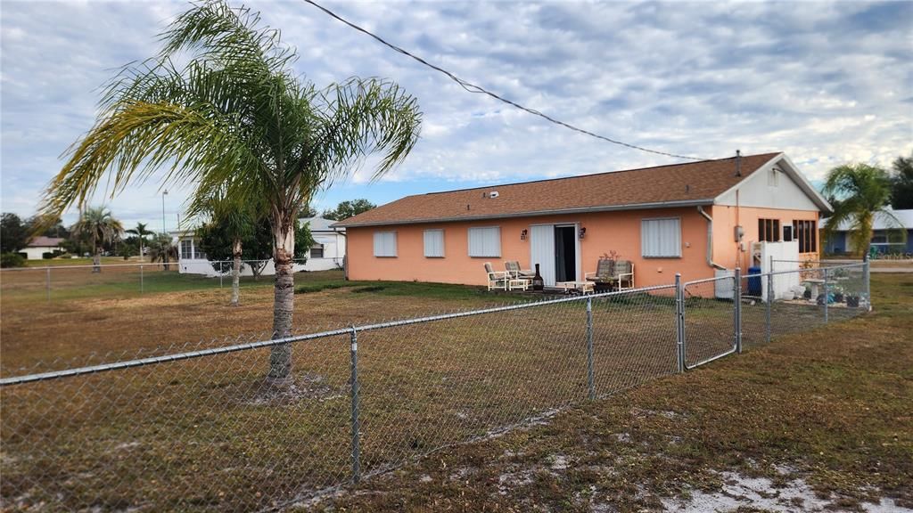 For Sale: $365,000 (3 beds, 2 baths, 1464 Square Feet)