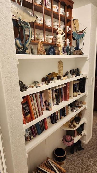 For Sale: $365,000 (3 beds, 2 baths, 1464 Square Feet)