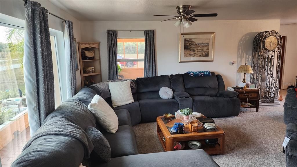 For Sale: $365,000 (3 beds, 2 baths, 1464 Square Feet)