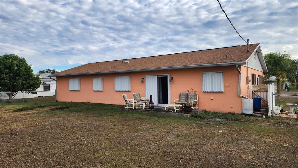 For Sale: $365,000 (3 beds, 2 baths, 1464 Square Feet)