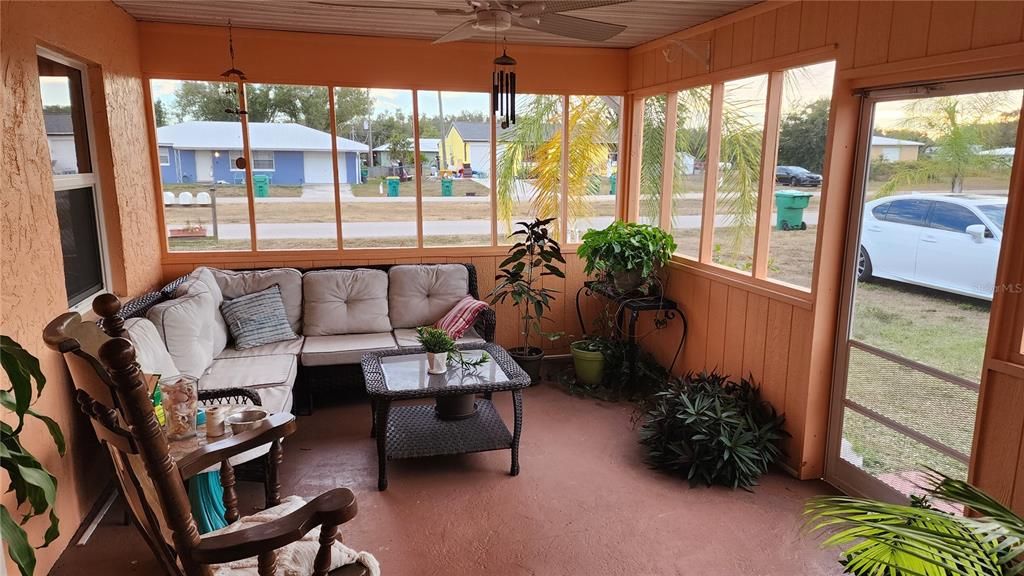 For Sale: $365,000 (3 beds, 2 baths, 1464 Square Feet)