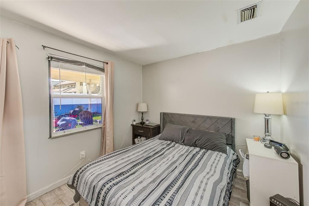 待售: $419,000 (8 贝兹, 0 浴室, 1504 平方英尺)