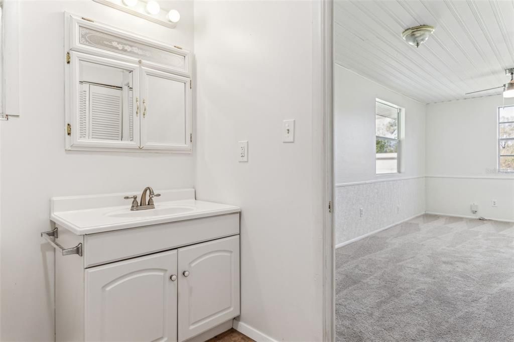 For Rent: $2,100 (3 beds, 2 baths, 756 Square Feet)