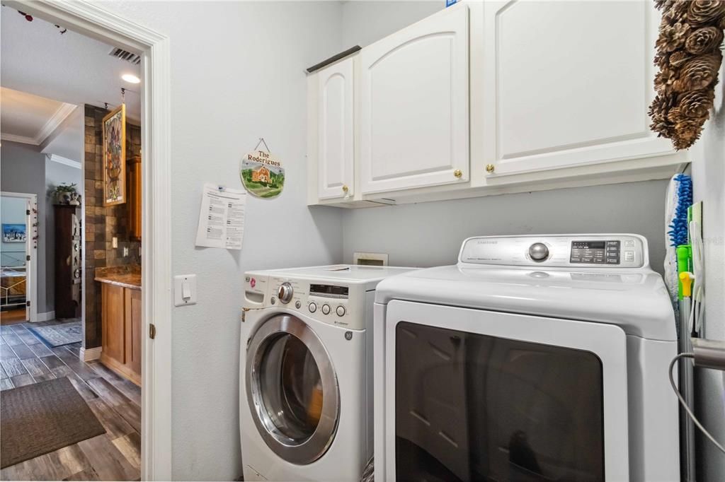 For Sale: $569,000 (3 beds, 2 baths, 1791 Square Feet)