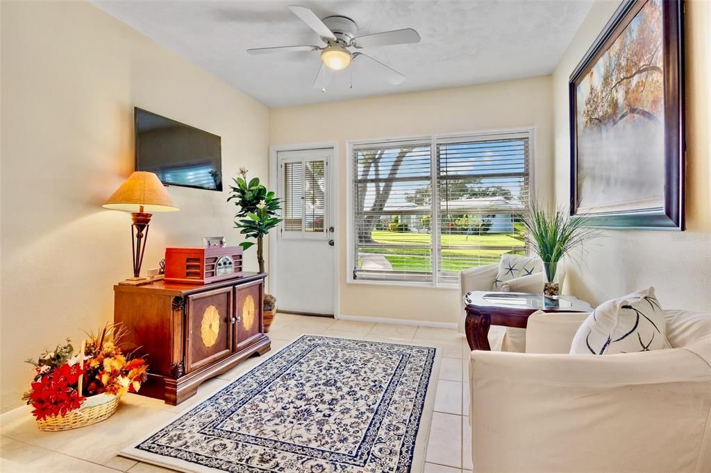 待售: $239,900 (2 贝兹, 2 浴室, 1651 平方英尺)