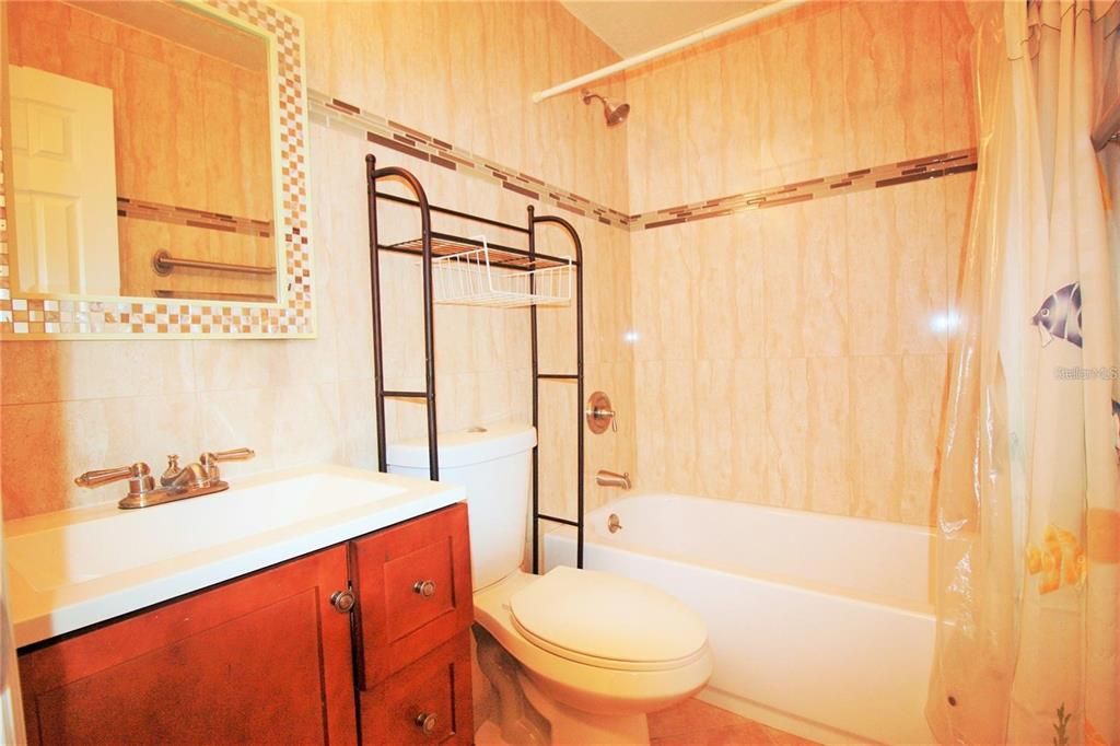 出租: $1,850 (2 贝兹, 2 浴室, 876 平方英尺)