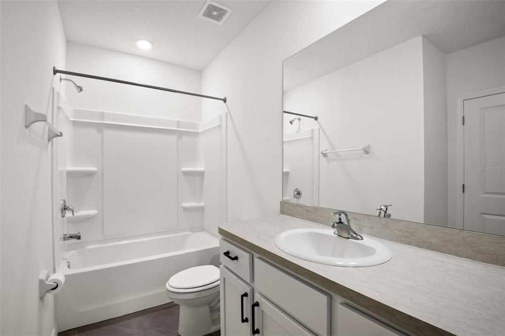 En Renta: $2,275 (3 camas, 2 baños, 1802 Pies cuadrados)