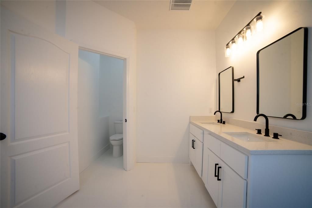 待售: $515,000 (4 贝兹, 2 浴室, 2233 平方英尺)