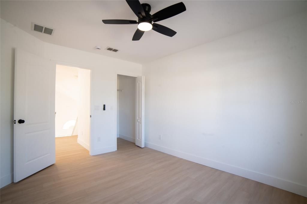 待售: $515,000 (4 贝兹, 2 浴室, 2233 平方英尺)