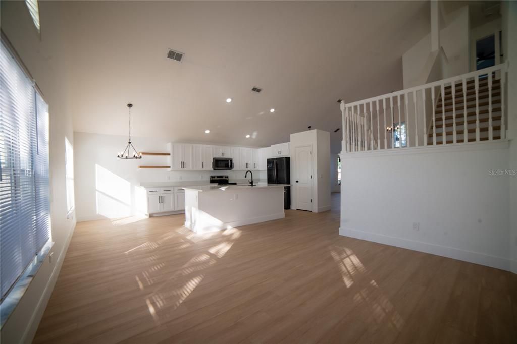 待售: $515,000 (4 贝兹, 2 浴室, 2233 平方英尺)