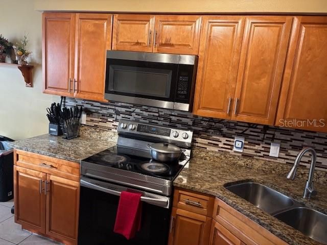 На продажу: $358,000 (3 спален, 2 ванн, 1398 Квадратных фут)