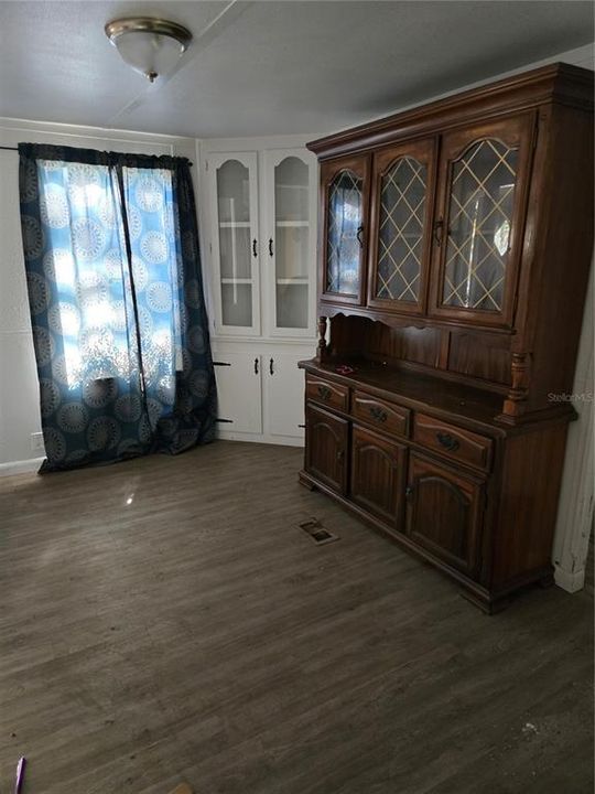 待售: $199,000 (3 贝兹, 2 浴室, 1152 平方英尺)