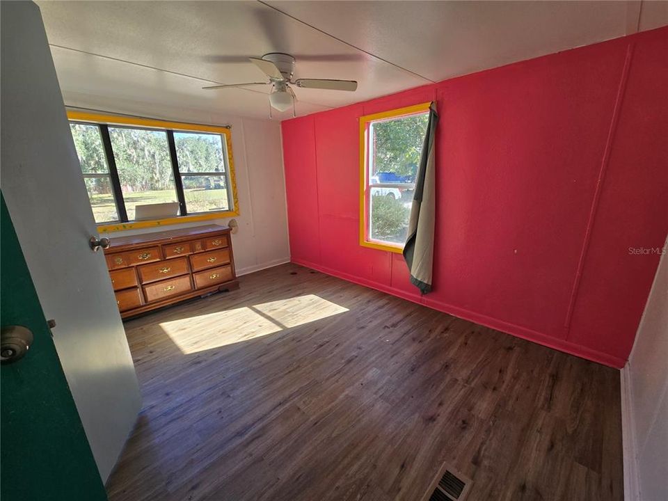 待售: $199,000 (3 贝兹, 2 浴室, 1152 平方英尺)