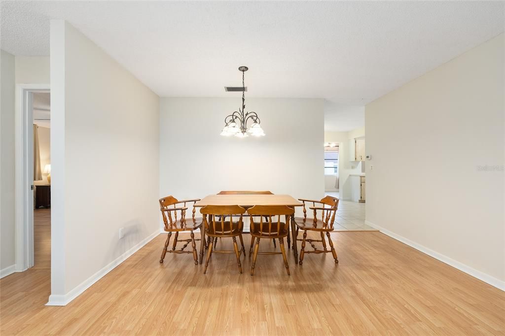 En Venta: $115,000 (2 camas, 2 baños, 1341 Pies cuadrados)