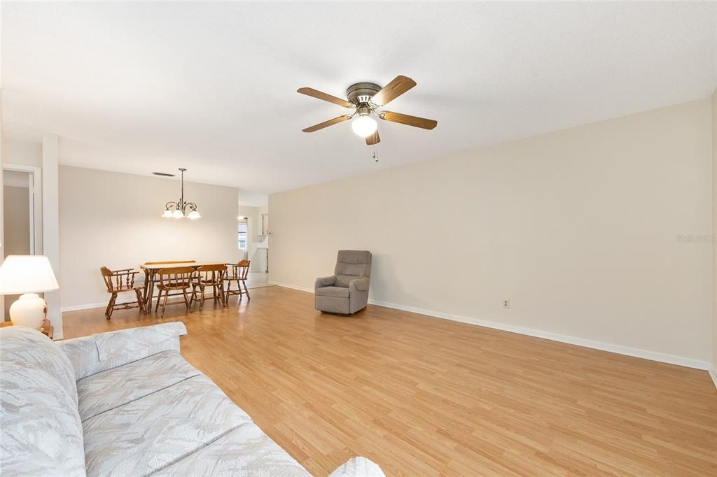 En Venta: $115,000 (2 camas, 2 baños, 1341 Pies cuadrados)