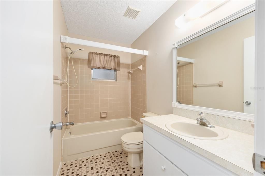 En Venta: $115,000 (2 camas, 2 baños, 1341 Pies cuadrados)