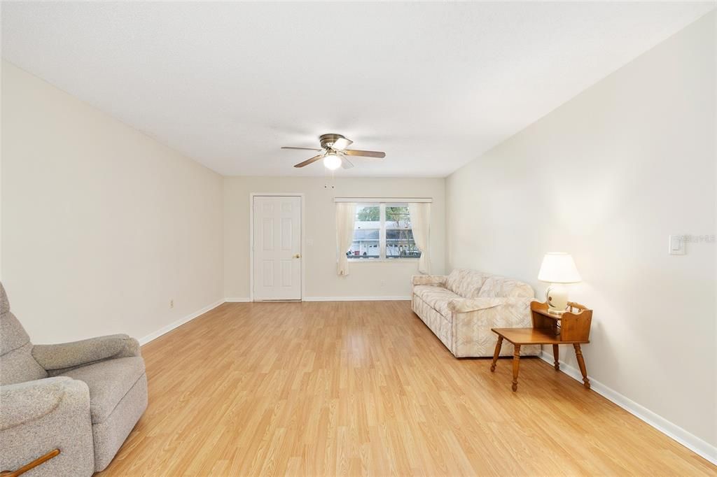 En Venta: $115,000 (2 camas, 2 baños, 1341 Pies cuadrados)