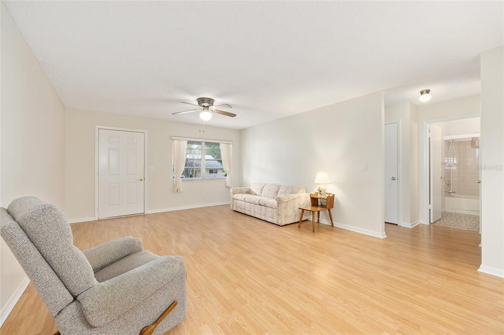 En Venta: $115,000 (2 camas, 2 baños, 1341 Pies cuadrados)