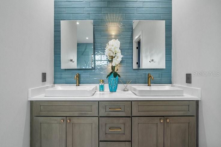 Recently Sold: $784,000 (4 beds, 3 baths, 2801 Square Feet)