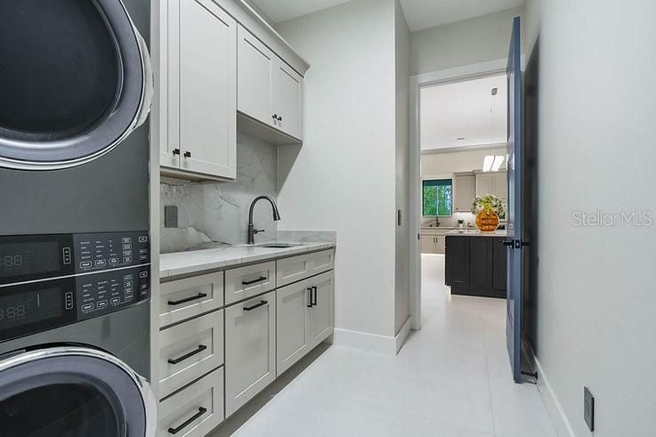 Recently Sold: $784,000 (4 beds, 3 baths, 2801 Square Feet)