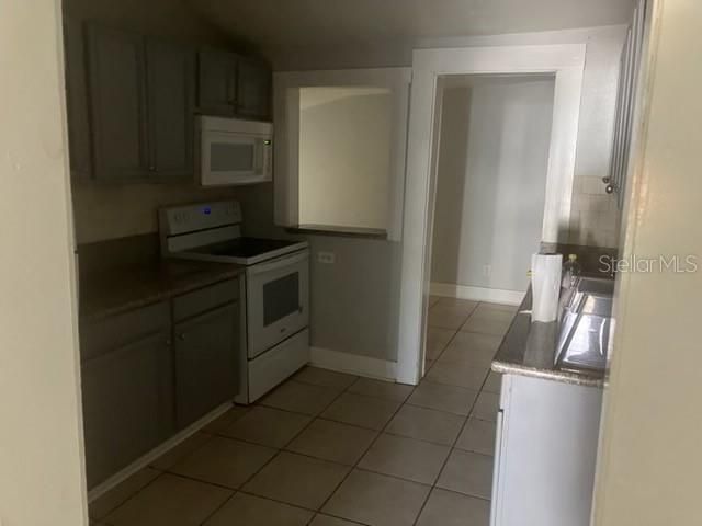 出租: $1,795 (3 贝兹, 1 浴室, 1162 平方英尺)