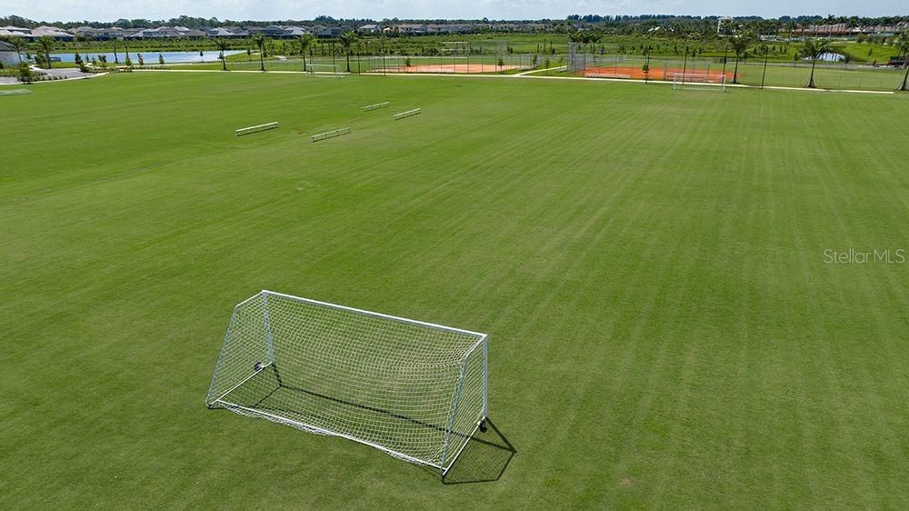 For Sale: $342,429 (3 beds, 2 baths, 1373 Square Feet)