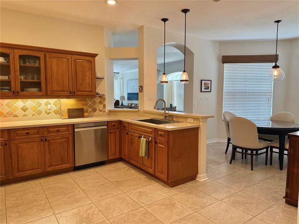 待售: $525,000 (2 贝兹, 2 浴室, 1544 平方英尺)