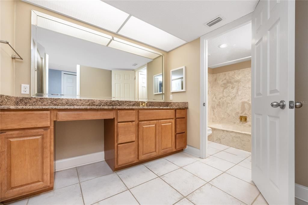 En Venta: $299,900 (1 camas, 2 baños, 1235 Pies cuadrados)